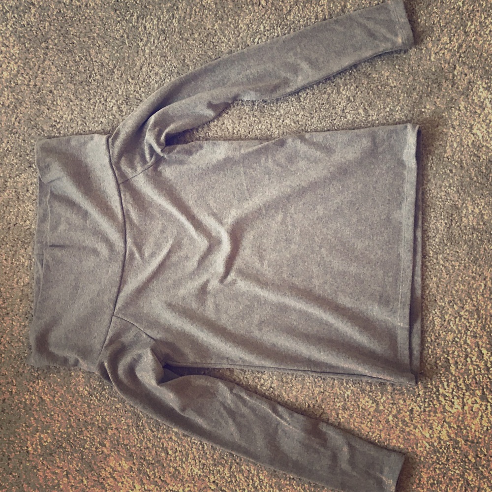 Off the shoulder sweatshirt/shirt
